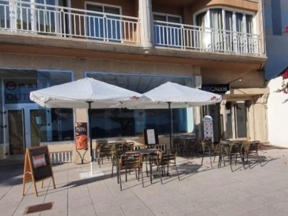 Imagen 2 de Local comercial en Sanxenxo- Playa de Silgar.