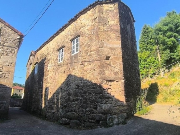 Imagen 1 de Casa de piedra con potencial a precio increíble