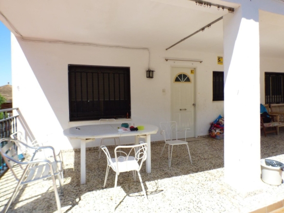 campo de fútbol y amplias terrazas. ¡Ideal para familias y amantes del espacio al aire libre! SE ADMITEN MASCOTAS