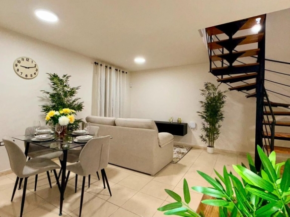 Imagen 2 de Exclusivo Adosado Reformado en Palm Mar
