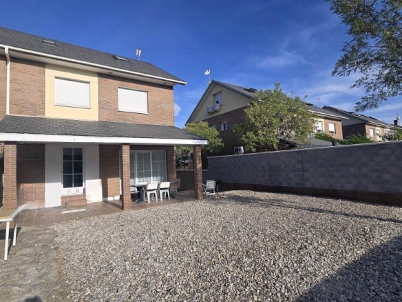 Imagen 1 de ¡ATENCIÓN ALQUILER ESTUDIANTES! ÚLTIMA HABITACIÓN CON LIMPIEZA Y GASTOS INCLUIDOS EN VILLANUEVA DE LA CAÑADA (MADRID).