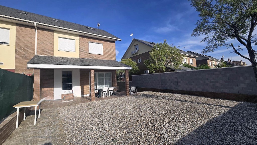 Imagen 1 de ¡ATENCIÓN ALQUILER ESTUDIANTES! ÚLTIMA HABITACIÓN CON LIMPIEZA Y GASTOS INCLUIDOS EN VILLANUEVA DE LA CAÑADA (MADRID).