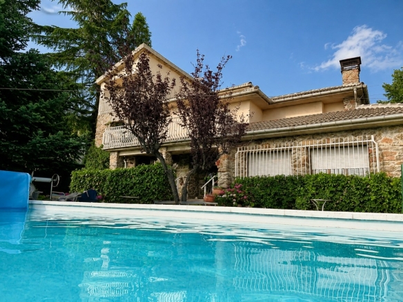 Imagen 1 de Casa-Chalet en Venta en Navas De Riofrio Segovia