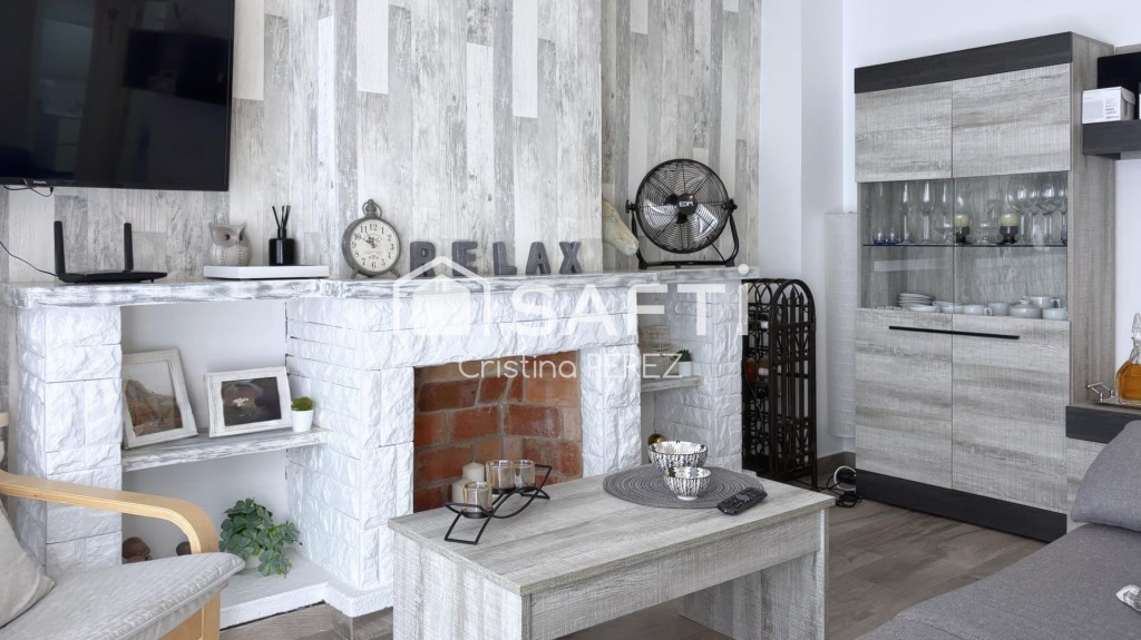 Imagen 2 de Casa con licencia turística y garaje en Los Pinos