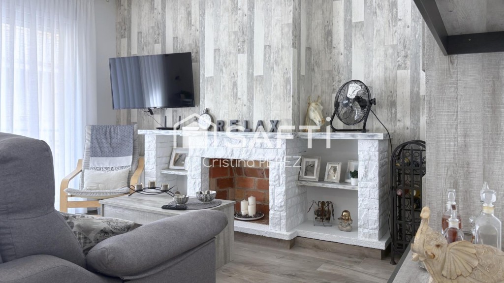 Imagen 3 de Casa con licencia turística y garaje en Los Pinos