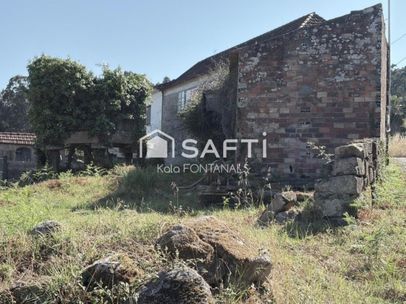 Imagen 2 de Exclusiva casa de piedra gallega para restaurar en Vilaboa: un proyecto único con encanto y vistas abiertas