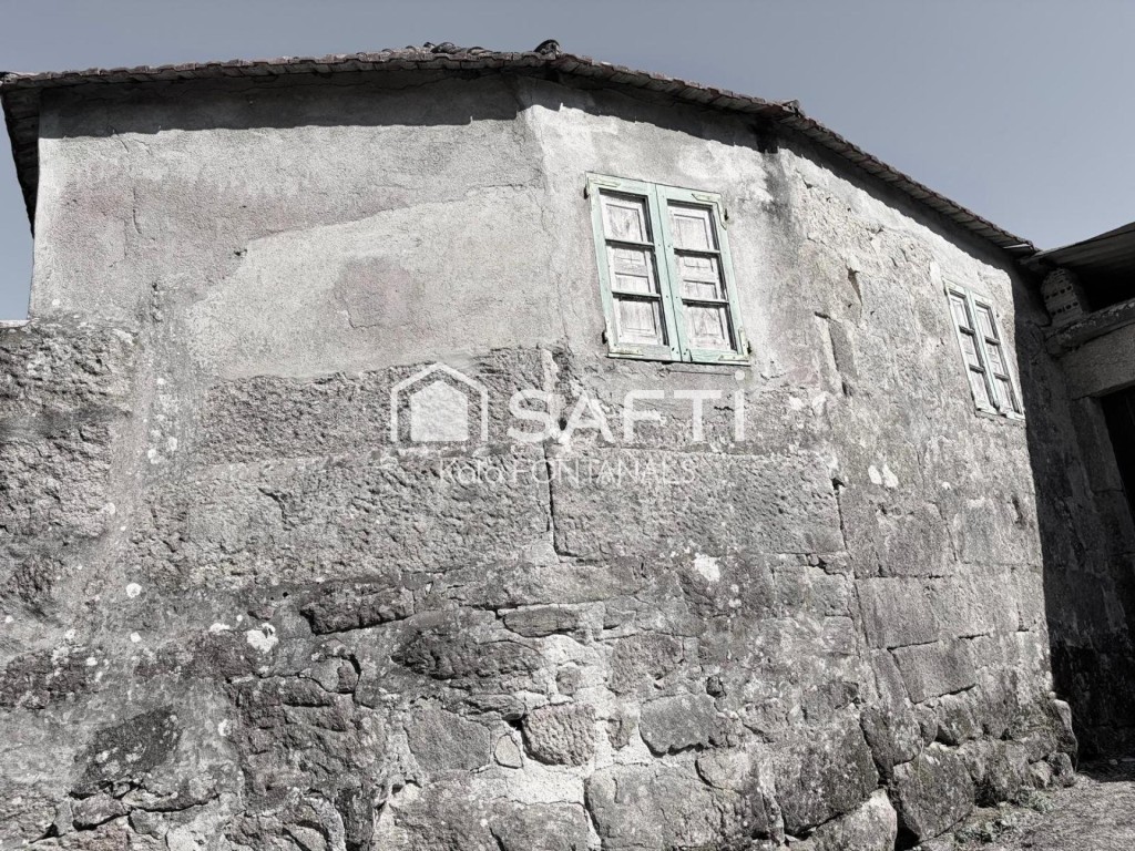 Imagen 3 de Exclusiva casa de piedra gallega para restaurar en Vilaboa: un proyecto único con encanto y vistas abiertas