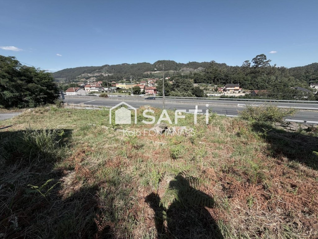 Imagen 4 de Exclusiva casa de piedra gallega para restaurar en Vilaboa: un proyecto único con encanto y vistas abiertas