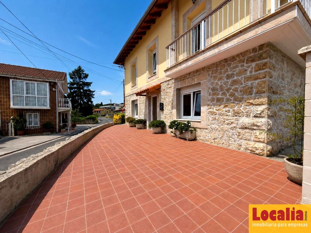Imagen 2 de Casa familiar reformada con jardín en Miengo
