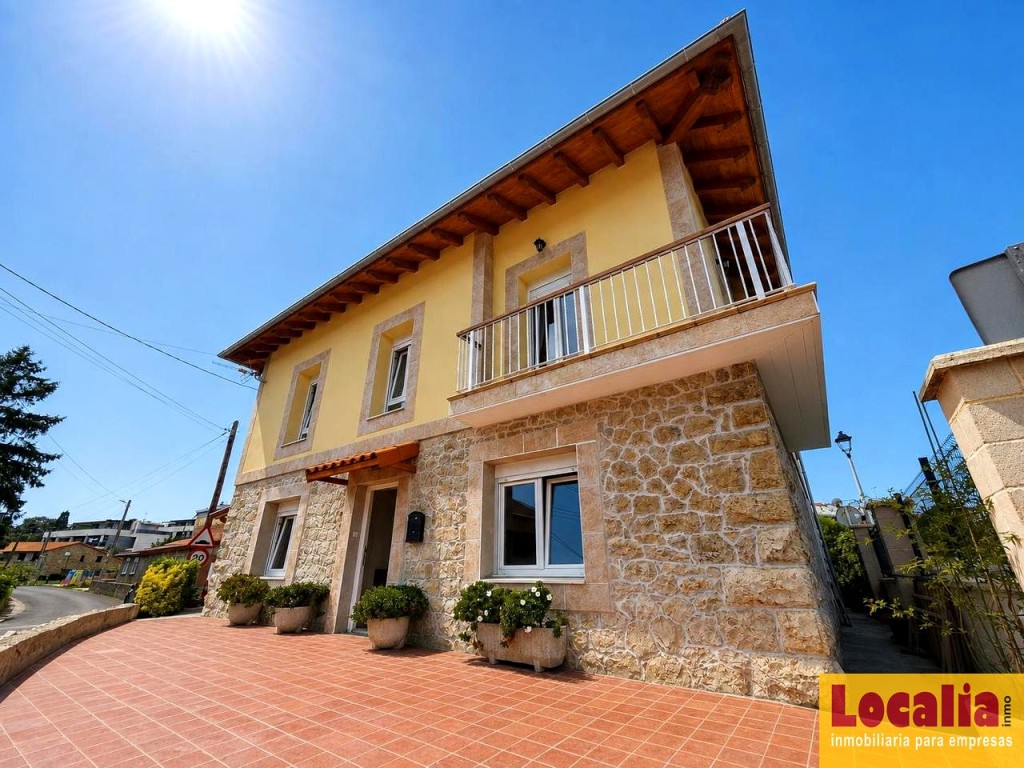 Imagen 1 de Casa familiar reformada con jardín en Miengo