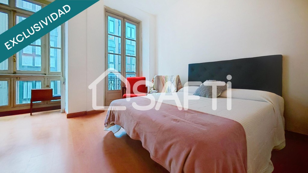 Imagen 1 de Piso señorial en pleno centro de Gijón a 3 minutos andando del Puerto y 5 de San Lorenzo