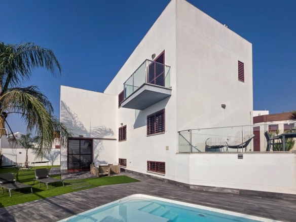 Imagen 1 de Villa Premium en Venta – Dos Hermanas