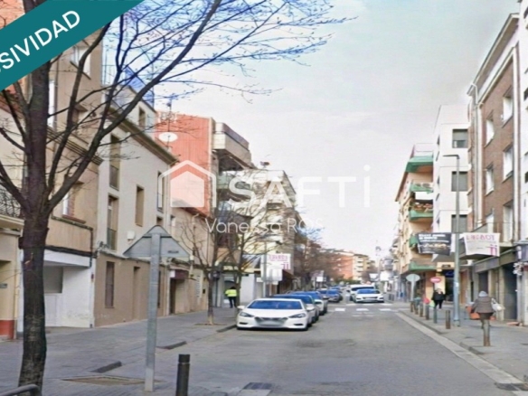 Imagen 3 de Oportunidad de Inversión: Piso de 4 Habitaciones con gran potencial.