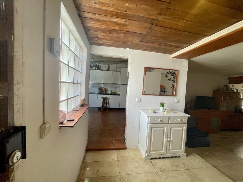 Imagen 2 de AMPLIO INMUEBLE REFORMADO CON DISTRIBUCIÓN RESIDENCIAL