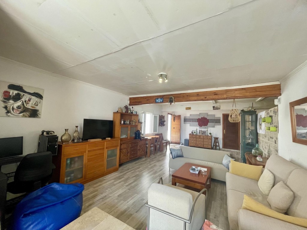 Imagen 1 de AMPLIO INMUEBLE REFORMADO CON DISTRIBUCIÓN RESIDENCIAL