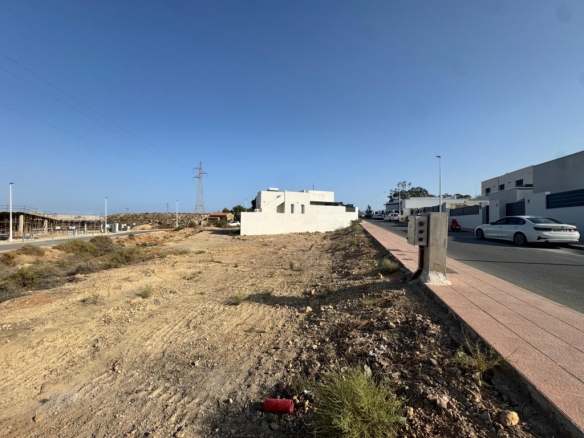 Imagen 4 de SOLAR JUNTO A CLUB DE TENIS DE HUERCAL DE ALMERIA