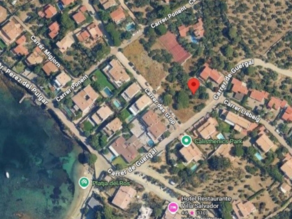 Imagen 1 de Exclusivo terreno urbano en Cadaqués a pocos pasos de la playa del Ros
