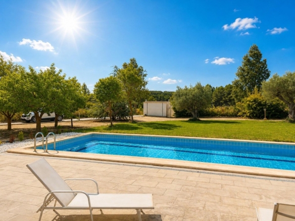 Imagen 3 de CHALET INDEPENDIENTE CON PISCINA Y PISTA DE PÁDEL A 1 KM DE ALMANSA