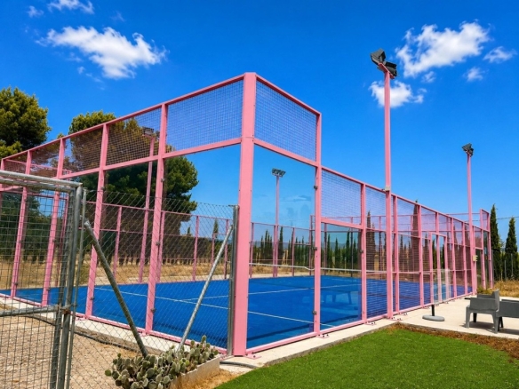 Imagen 4 de CHALET INDEPENDIENTE CON PISCINA Y PISTA DE PÁDEL A 1 KM DE ALMANSA