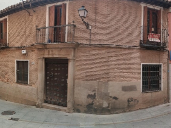 Imagen 1 de Casa castellana única en el Casco Histórico de Toledo