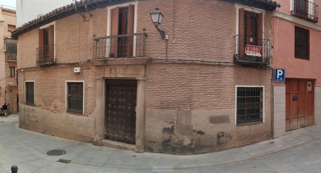 Imagen 1 de Casa castellana única en el Casco Histórico de Toledo