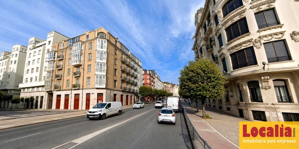 Imagen 2 de Local con licencia de discoteca en Santander.