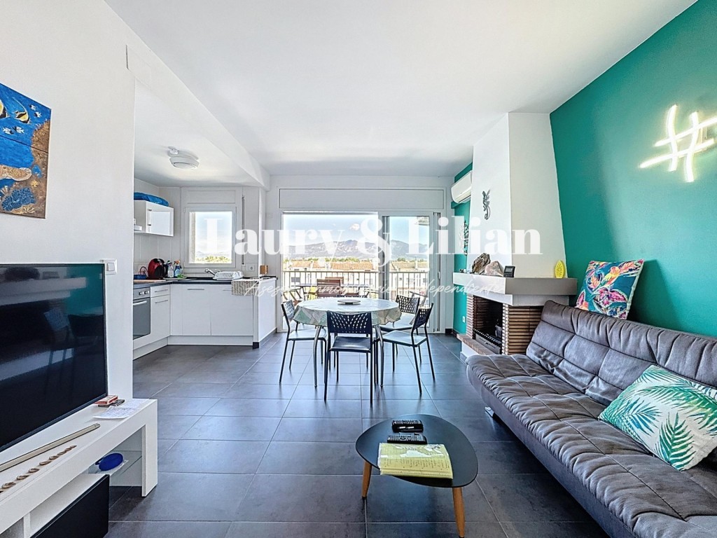 Imagen 2 de Apartamento de 2 dormitorios con vistas a las montañas y al canal.