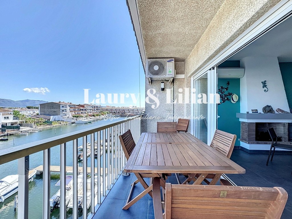 Imagen 4 de Apartamento de 2 dormitorios con vistas a las montañas y al canal.