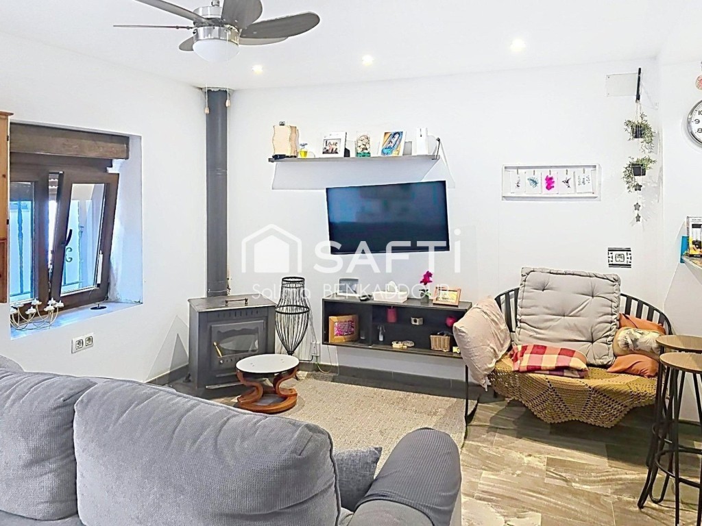 Imagen 4 de Una casa de pueblo en venta en centro de Sagunto
