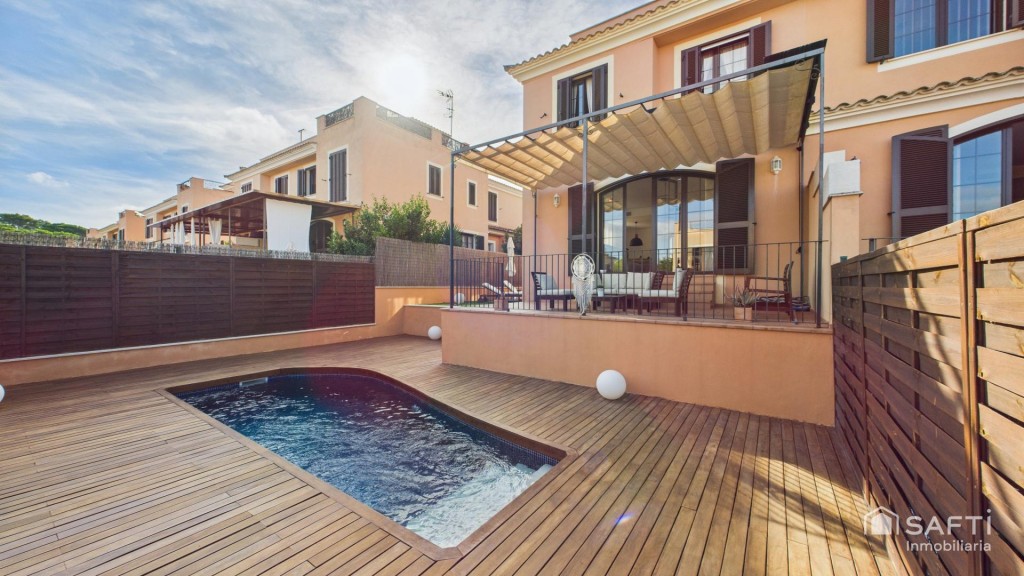 Imagen 2 de Espectacular casa con piscina privada - Puig de Ros - Calle Oronella