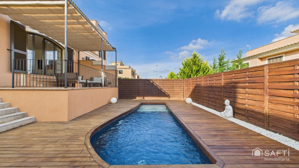 Imagen 1 de Espectacular casa con piscina privada - Puig de Ros - Calle Oronella