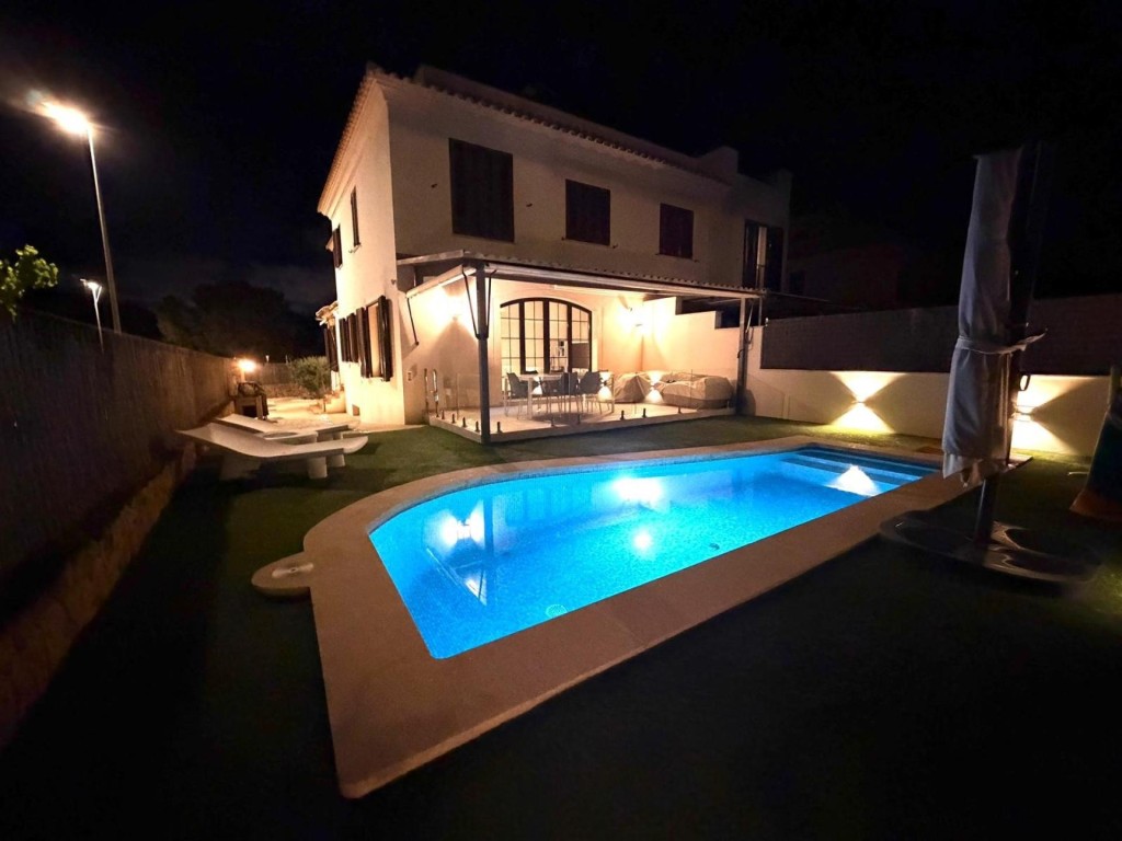Imagen 2 de Villa de diseño amueblada y conectada en Puig de Ros – C/ Esparver