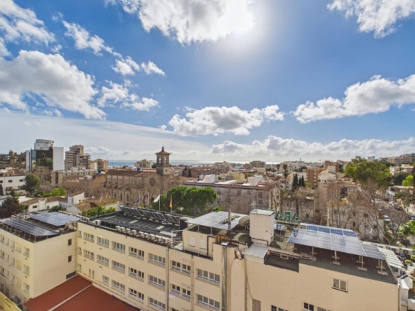 Imagen 2 de Apartamento con plaza de aparcamiento en Nuda-Propiedad - Carrer de Son Armadams en Palma.