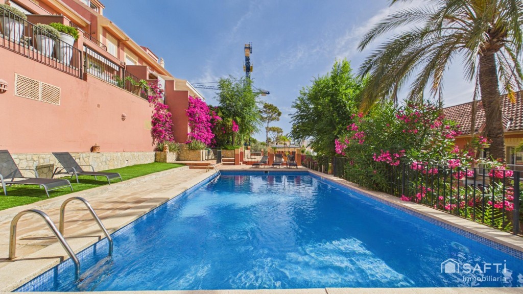 Imagen 1 de Chalet pareado - Piscina comunitaria en urbanización securizada - Cas Catala - Calle Bell Puig