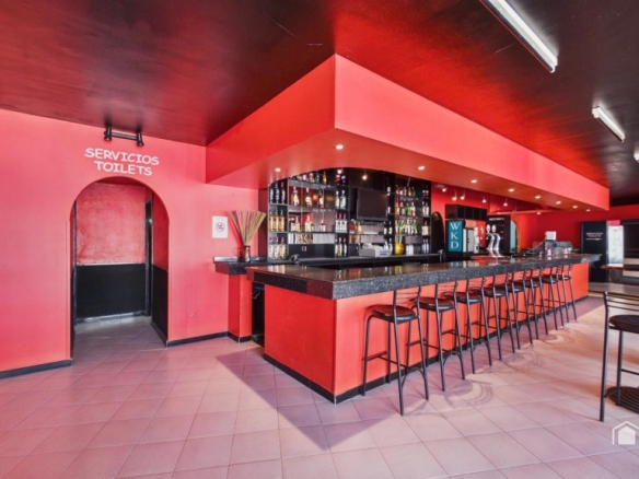 Imagen 1 de Excepcional conjunto de locales comerciales - Santa Ponsa - Gran potencial