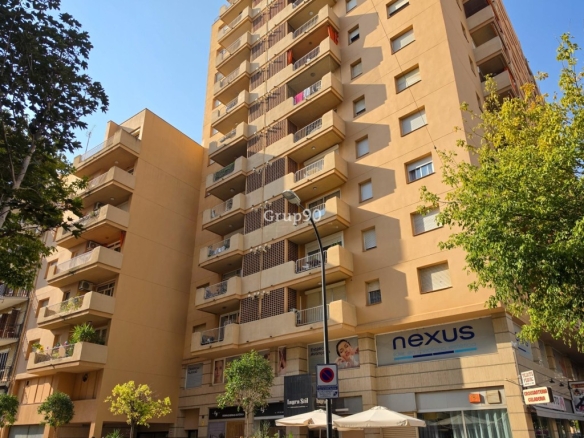 Imagen 1 de ¡Oportunidad en Calle Vallcalent: Espacio