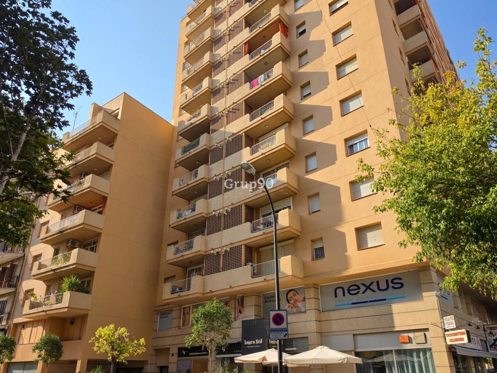 Imagen 1 de ¡Oportunidad en Calle Vallcalent: Espacio