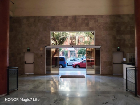 Imagen 2 de Magnífica oficina profesional ubicada en Edificio Torre Este!!!