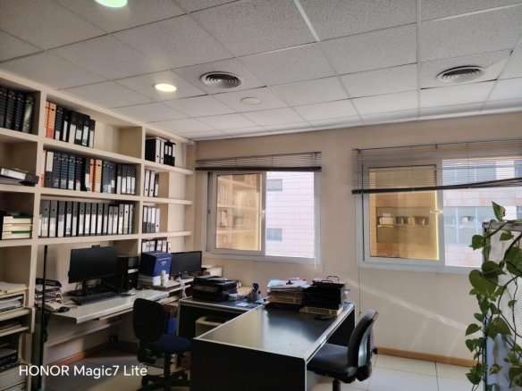 Imagen 4 de Magnífica oficina profesional ubicada en Edificio Torre Este!!!