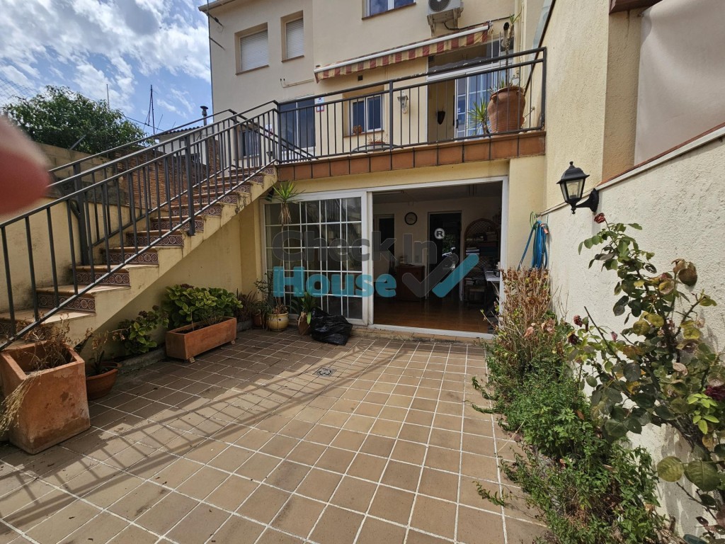 Imagen 1 de Adosada en Venta en Llagostera Girona