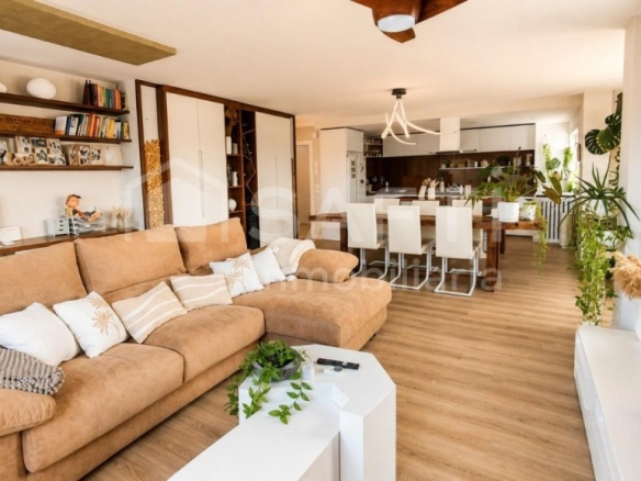 Imagen 2 de Espectacular vivienda con dormitorio y vestidor