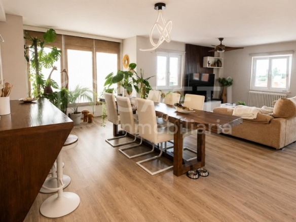 Imagen 1 de Espectacular vivienda con dormitorio y vestidor