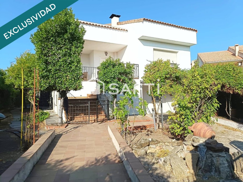 Imagen 1 de Chalet independiente en Cobisa con 8 dormitorios