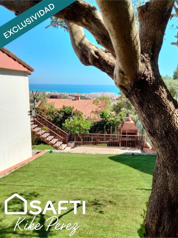 Imagen 1 de Un piso con alma de casa y vistas al mar.