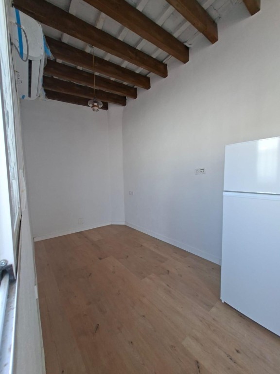 Imagen 4 de Estudio completamente reformado en el corazón de Sevilla!!!
