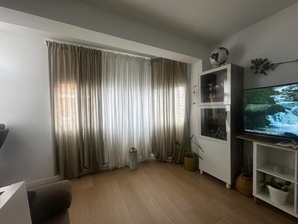Imagen 1 de Alquiler de habitación en piso reformado de 89 m2 | 3 dormitorios | Totalmente amueblado | Schamann