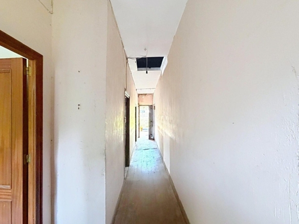 esta es tu oportunidaad.Casa pareada para rehabilitar en Malpica