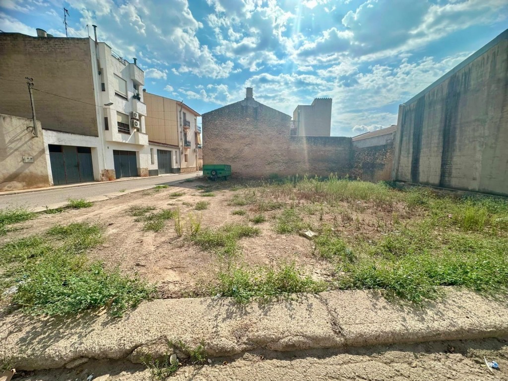 Imagen 4 de Solar residencial esquinero y céntrico