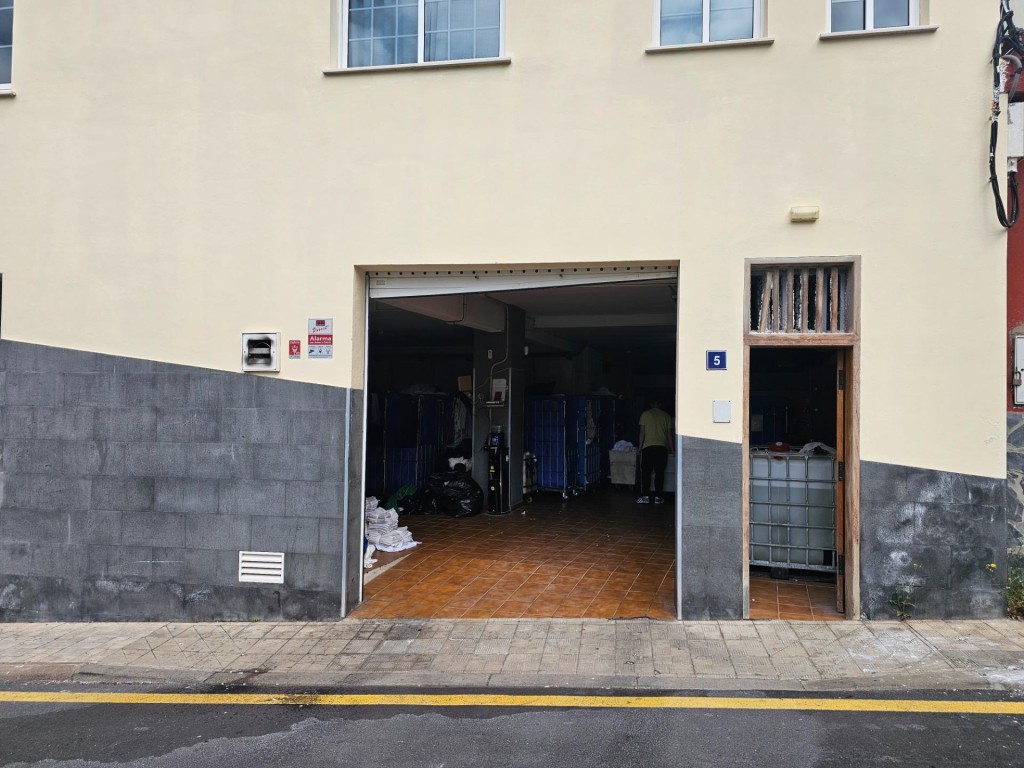 Imagen 1 de Local comercial en venta – Valleseco