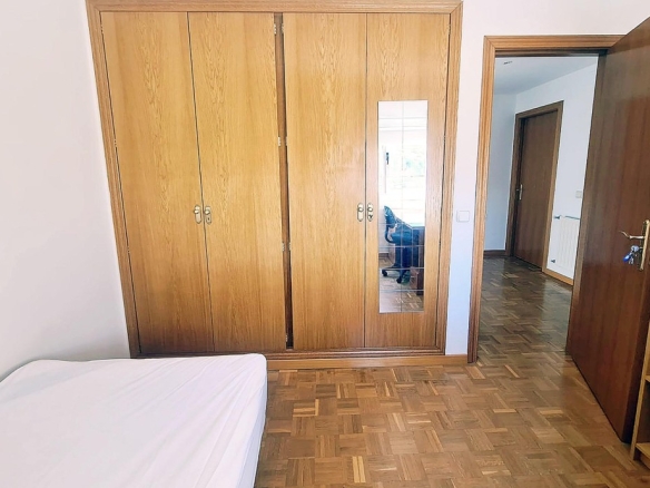 Imagen 2 de EN ALQUILER ÚLTIMAS HABITACIONES PARA ESTUDIANTES EN CHALET DE VILLANUEVA DE LA CAÑADA (MADRID).